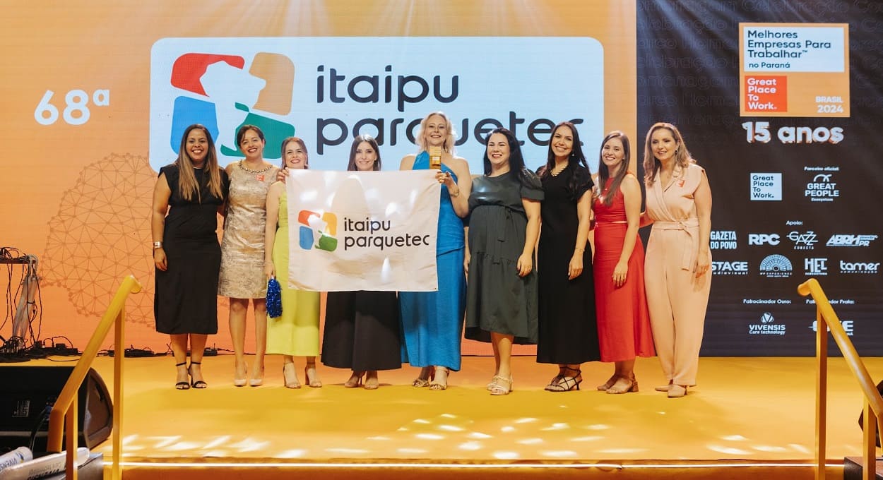 Equipe feminina foi encarregada de receber a premiação. Foto: Gentileza/Assessoria