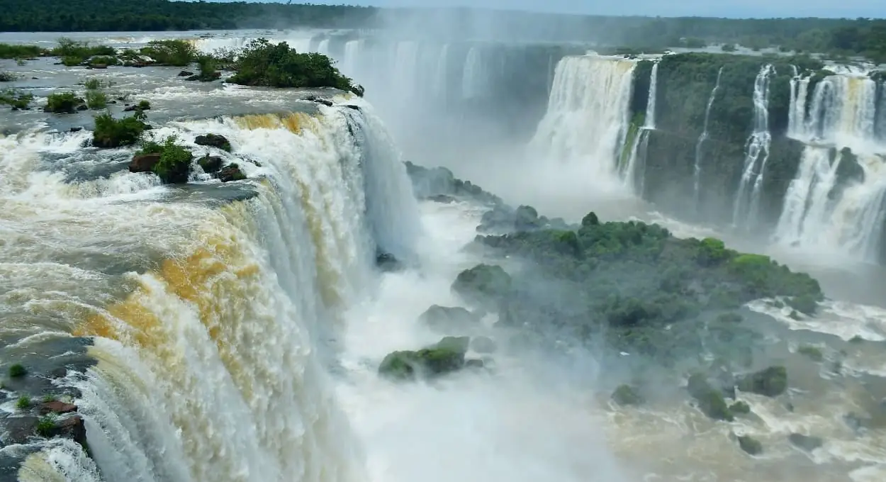 Dia das Cataratas relembra a eleição da paisagem fronteiriça entre as sete maravilhas naturais do planeta. Foto: Nilmar Fernando/Urbia Cataratas