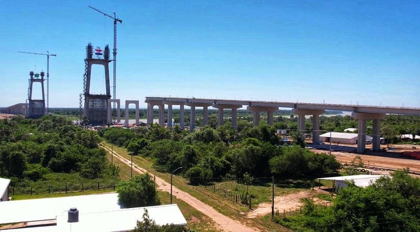 Vista dos trabalhos na cabeceira paraguaia da ponte. Foto: Gentileza/MOPC Paraguai