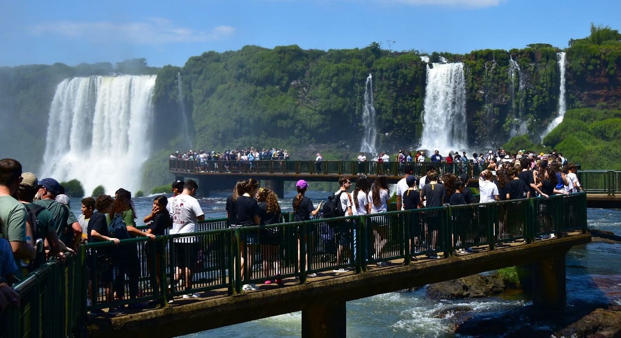 Brasileiros representaram 77% do público no Parque Nacional do Iguaçu. Foto: Bruna Nieradka/Urbia Cataratas