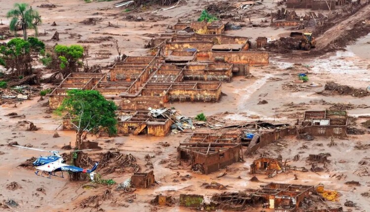 Barragem do Fundão rompeu em 2015