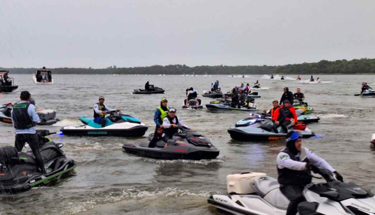 jetskis-chegam-foz-do-iguaçu