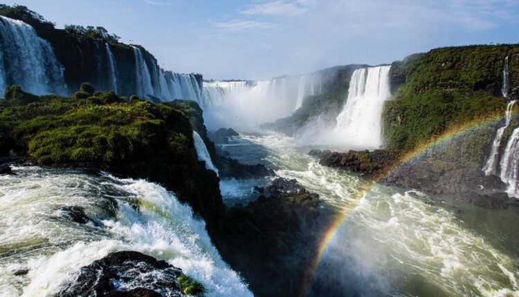 Mirante brasileiro da Garganta do Diabo, nas Cataratas.