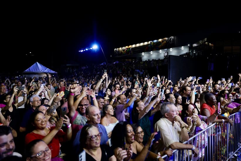 Tempo chuvoso não diminuiu a empolgação do público.