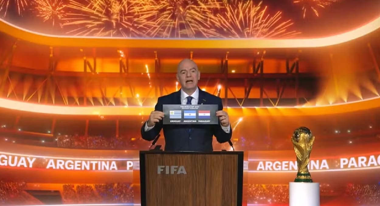 Presidente da FIFA, Gianni Infantino, confirma jogos na Argentina, Paraguai e Uruguai em 2030.