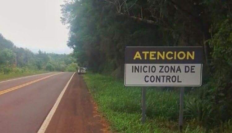 Rodovia liga Puerto Iguazú ao restante do território da Argentina.