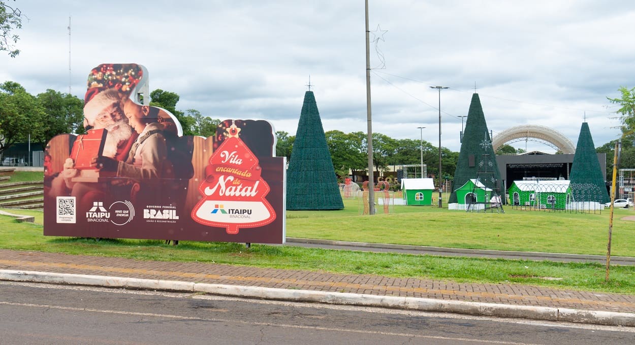 Gramadão da Vila A abriga a programação de Natal organizada por Itaipu.