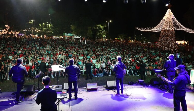 Abertura da Vila Encantada foi adiada de sexta (13) para sábado (14), devido à chuva.