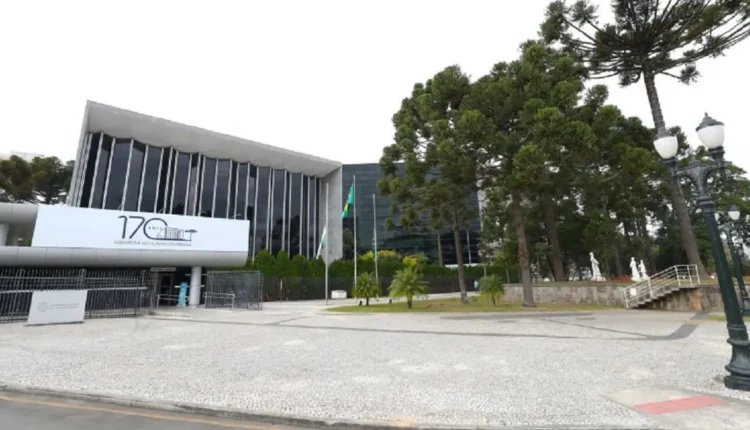 Sede da Assembleia Legislativa do Paraná, no Centro Cívico.