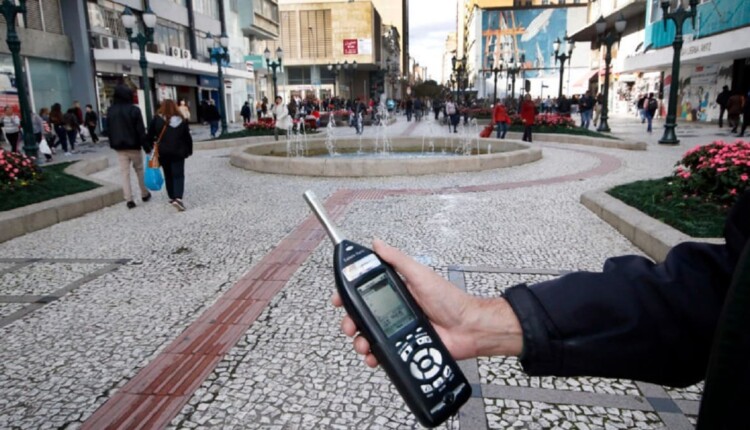 Poluição sonora pode agravar doenças relacionadas ao sono e à saúde cardíaca.