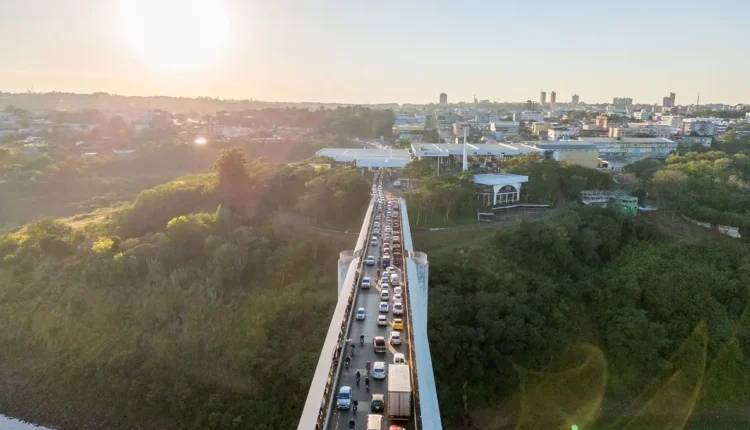 Ponte da Amizade é um dos pontos mais complexos para a atuação da Receita Federal.