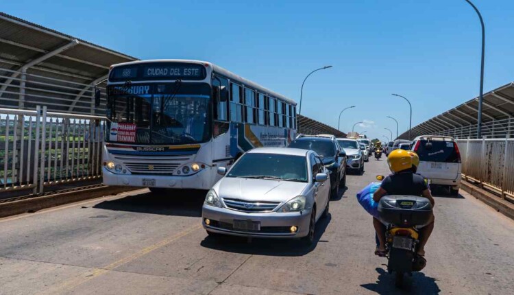 fiscalizacao-iphones-ônibus-foz-ciudad-del-este