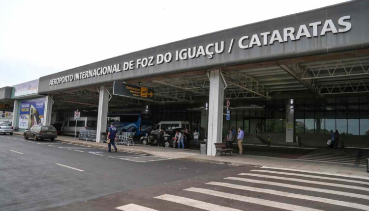 operacao-aeroporto-apreende-vinhos-smartphones