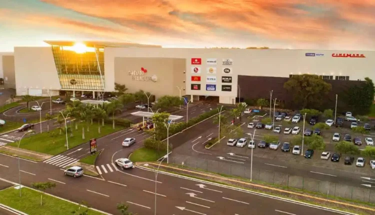 Shopping Catuaí Palladium fica na Avenida das Cataratas, principal corredor turístico de Foz.