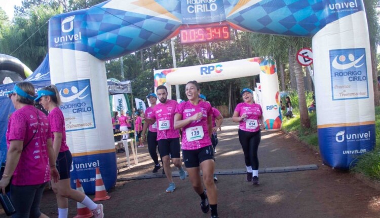 Participantes da edição de 2023 da Corrida da Mulher.