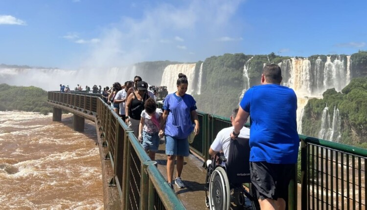 Ações no Parque Nacional do Iguaçu envolveram vários públicos.