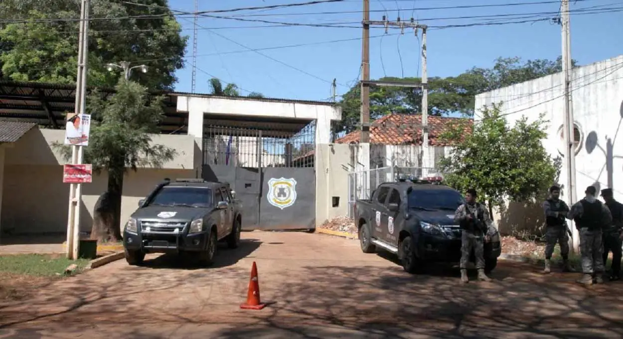 Penitenciária fica em uma área densamente povoada da segunda maior cidade do Paraguai.