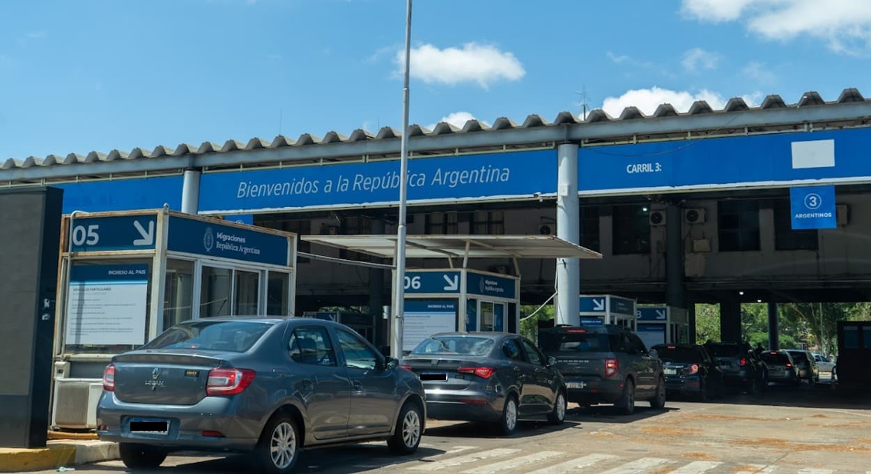 Aduana de Puerto Iguazú é o paço fronteiriço terrestre da Argentina com maior circulação de turistas.