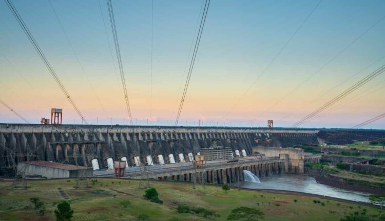 Itaipu produziu 67 milhões de megawatts-hora de energia em 2024