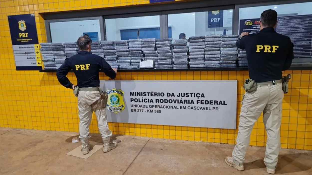 PRF intercepta 173 quilos de cocaína na BR-277; motorista pensava ser maconha