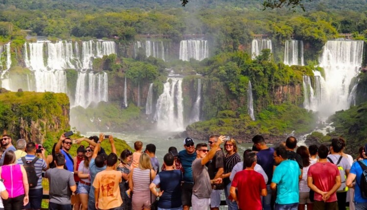 Janeiro é um dos meses de maior demanda para o turismo em Foz do Iguaçu.