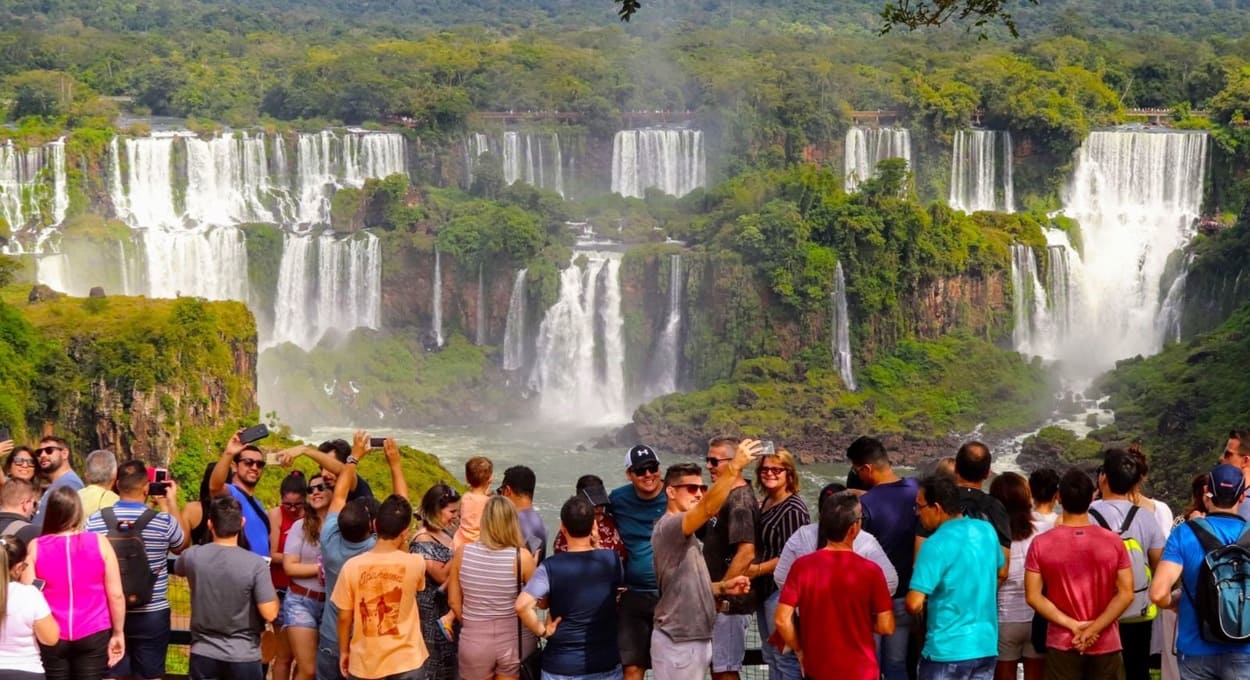 Janeiro é um dos meses de maior demanda para o turismo em Foz do Iguaçu.