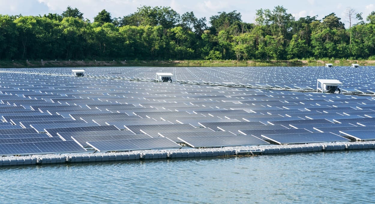 Usina solar flutuante ficará próxima à margem paraguaia do lago de Itaipu.