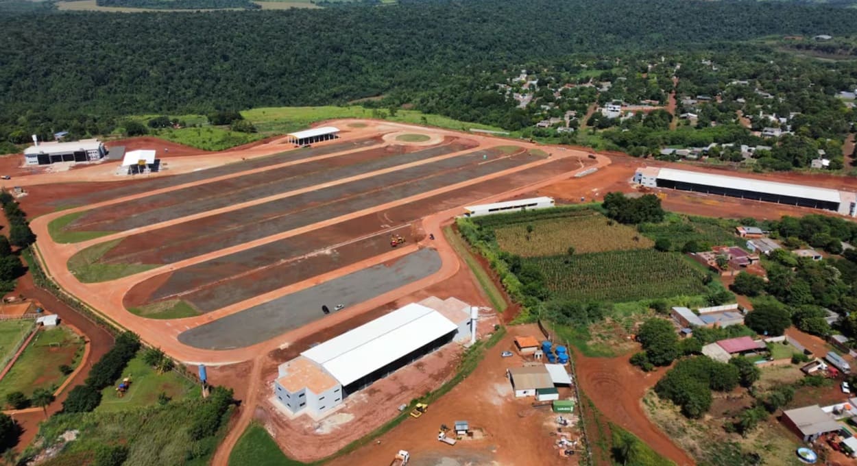 Vista aérea do futuro porto seco projetado para a Ponte da Integração, em Presidente Franco.