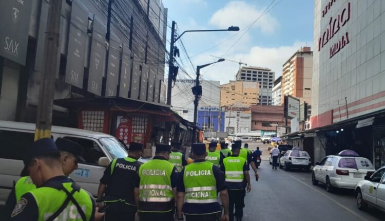 Polícia Nacional do Paraguai está ampliando o patrulhamento nos arredores da Ponte da Amizade.