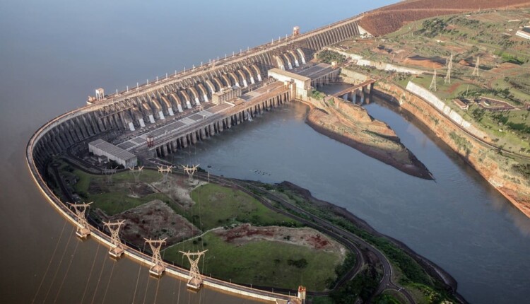 Valor do Bônus Itaipu aparece discriminado na conta de energia com vencimento em janeiro.