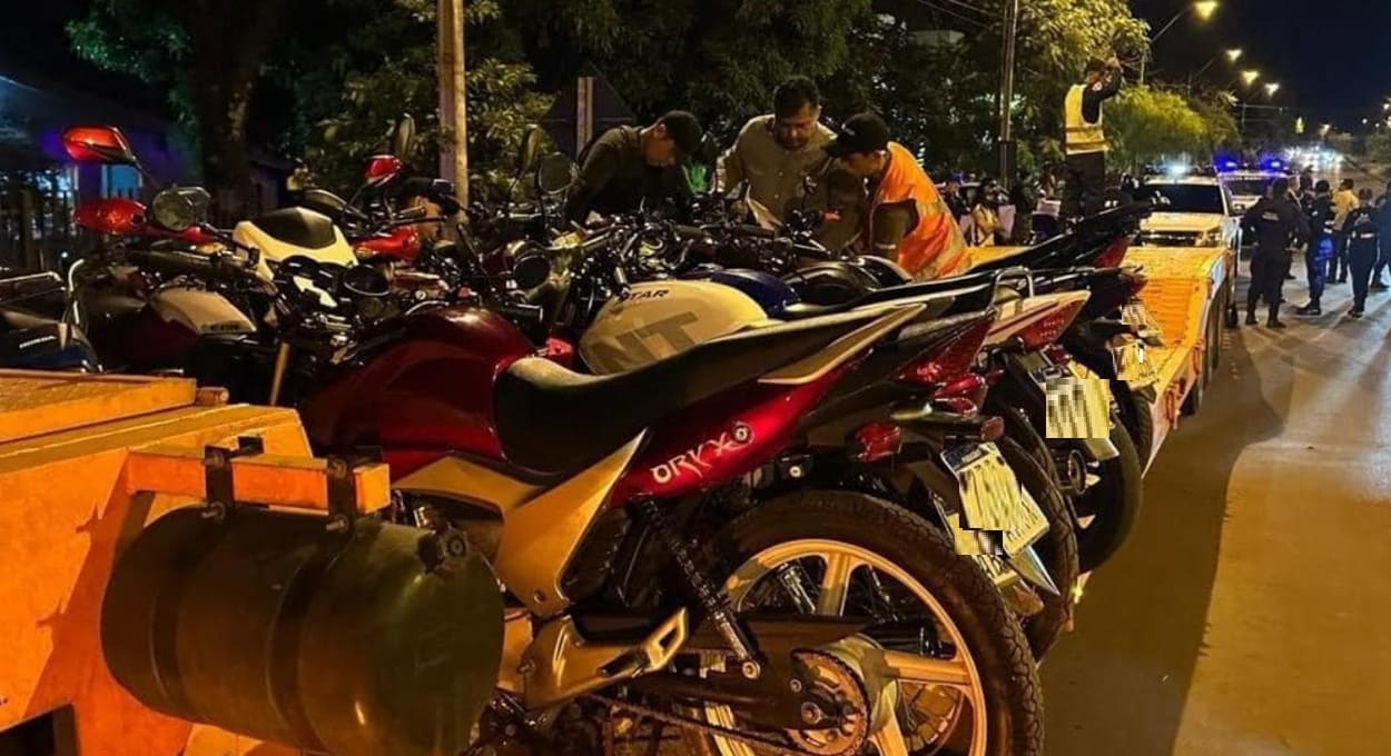 Motos apreendidas durante fiscalização de trânsito em Ciudad del Este.