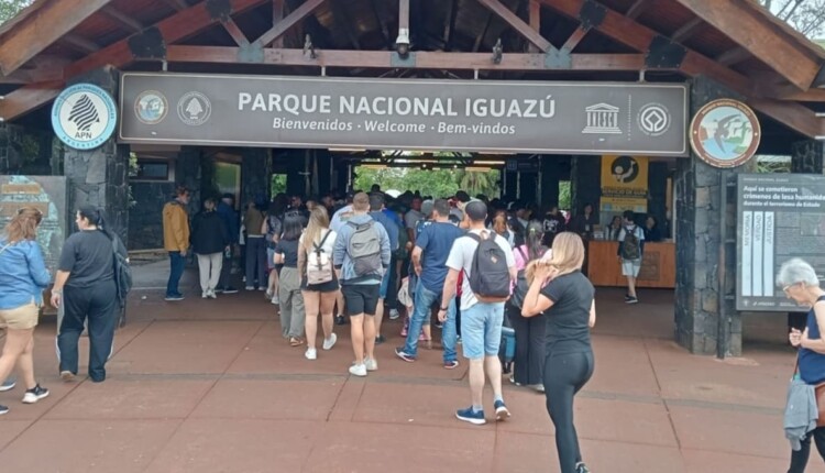 Lado argentino das Cataratas espera grande quantidade de visitantes nos dias do feriado de carnaval.