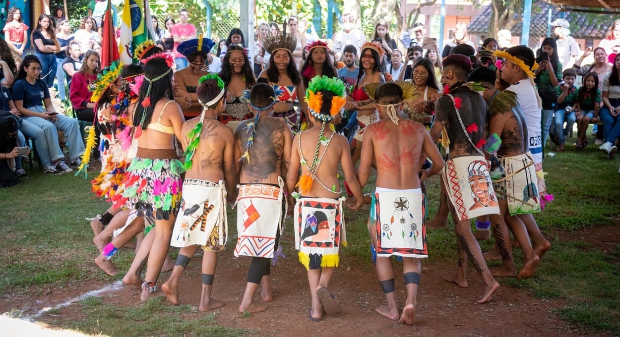 Atividades da Semana Cultural Indígena em São Miguel do Iguaçu, apoiadas por Itaipu.