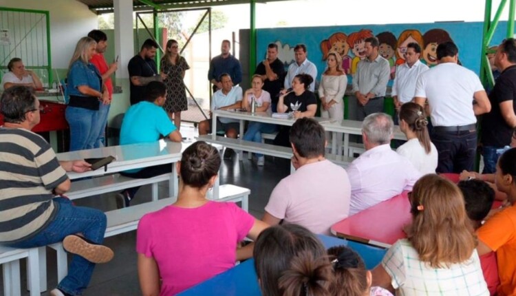 Reunião com a comunidade escolar foi realizada na Escola Lúcia Marlene.