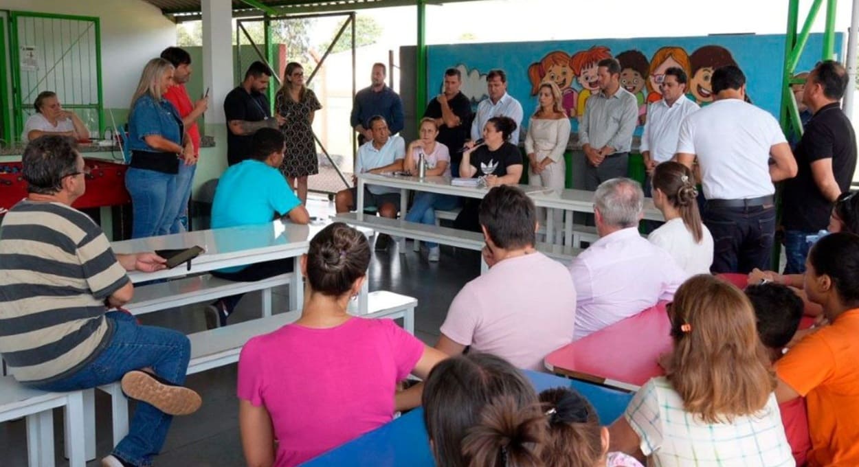 Reunião com a comunidade escolar foi realizada na Escola Lúcia Marlene.