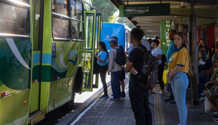 Visac diz cumprir jornada de trabalho e que ajustes laborais foram a dissídio