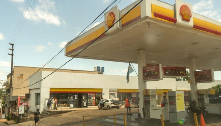 Posto Shell na área central de Puerto Iguazú, um dos mais próximos da fronteira entre Brasil e Argentina.