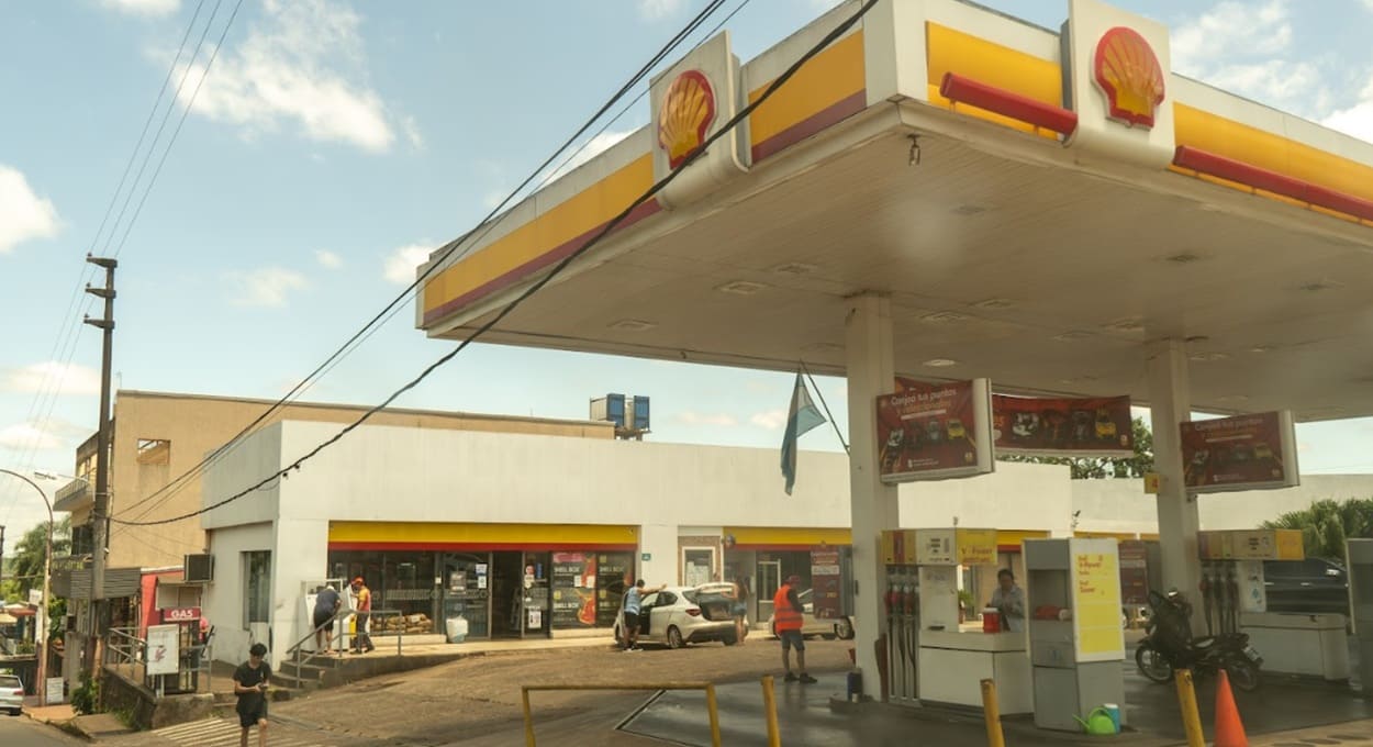 Posto Shell na área central de Puerto Iguazú, um dos mais próximos da fronteira entre Brasil e Argentina.