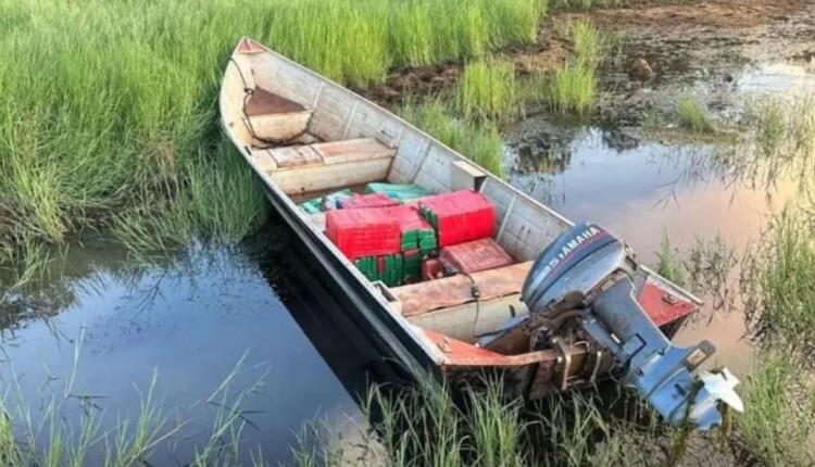 Apreensão de maconha em barco