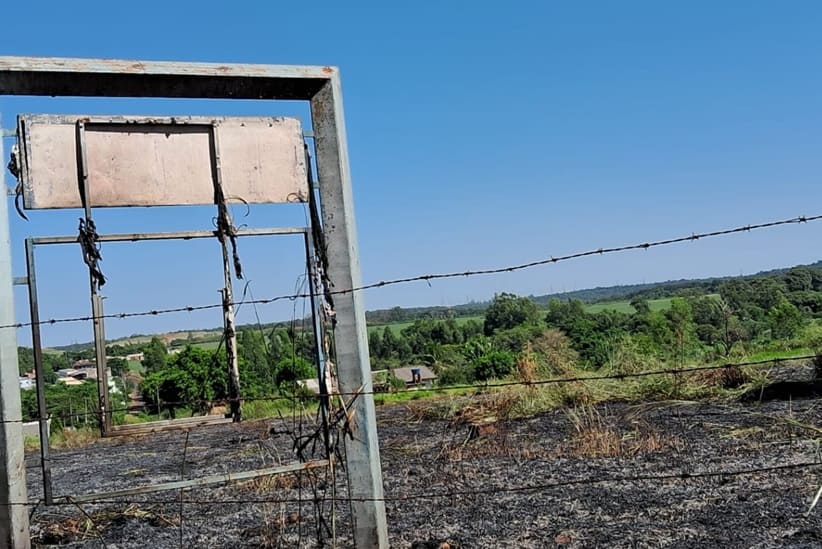 Aspecto da região atingida pelo incêndio na noite de terça-feira em Foz do Iguaçu.