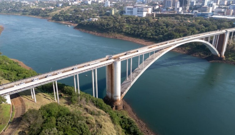 H2FOZ também está promovendo uma enquete sobre os 60 anos da Ponte da Amizade.