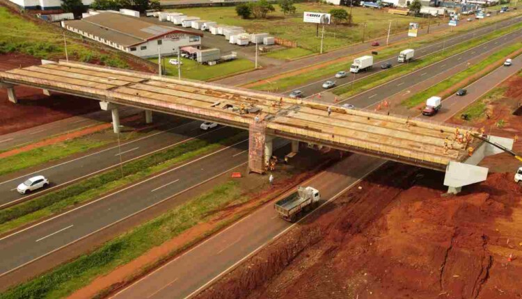 Obra da Perimetral bloqueia duas marginais da BR-277 nesta 6.ª; veja o mapa