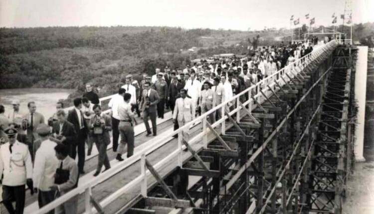 Ponte da Amizade: marco histórico em 1956 e 'epopeia' da construção